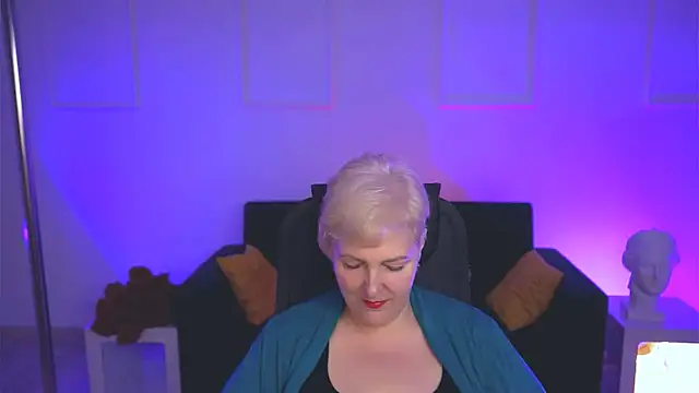 Snapshot of MaryMogan chatting on September 12, 2025, 6:13 am MaryMogan online show from September 12, 2025, 6:13 am