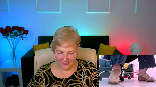 Snapshot of MaryMogan chatting on October 2, 2025, 12:23 pm MaryMogan online show from October 2, 2025, 12:23 pm