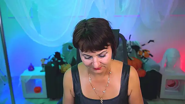 Snapshot of HelenBeler chatting on October 24, 2025, 12:45 pm HelenBeler online show from October 24, 2025, 12:45 pm