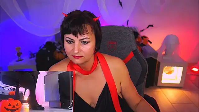 Snapshot of HelenBeler chatting on October 30, 2025, 12:17 pm HelenBeler online show from October 30, 2025, 12:17 pm