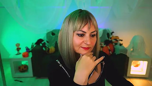 Snapshot of HelenBeler chatting on November 1, 2025, 5:09 am HelenBeler online show from November 1, 2025, 5:09 am