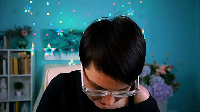 LauraDavidsons online show from February 28, 2026, 5:47 pm