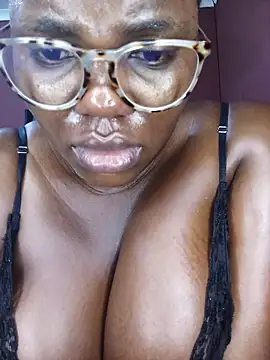 TheSpiceyQueen online show from April 1, 2026, 6:47 am