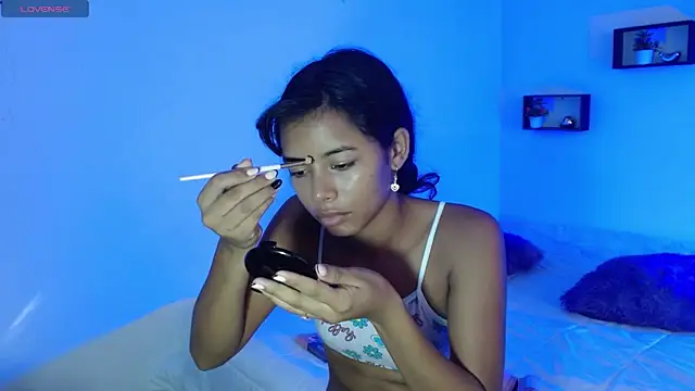 NAYELI 29 online show from September 19, 2025, 1:45 pm