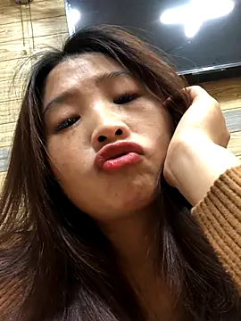 LiLy-0477 online show from October 8, 2025, 5:32 pm