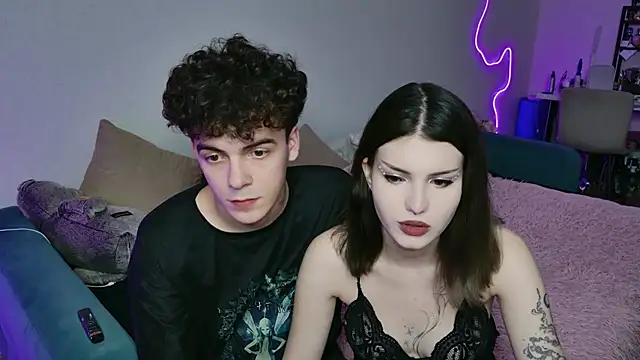 Alice18James online show from October 10, 2025, 5:12 pm