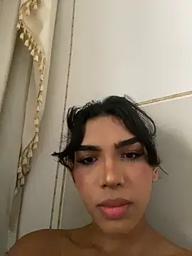 Snapshot of VeronicaSaenzx chatting on November 10, 2025, 8:52 pm VeronicaSaenzx online show from November 10, 2025, 8:52 pm