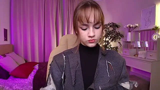 Jamie Chung online show from December 4, 2025, 1:04 am