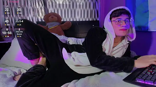 Lunarie  online show from March 13, 2026, 10:49 pm