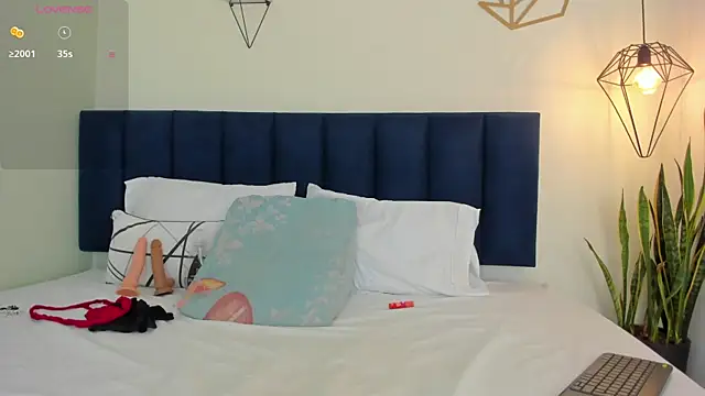 Snapshot of sophieturner_mg chatting on October 6, 2025, 7:11 pm sophieturner mg online show from October 6, 2025, 7:11 pm