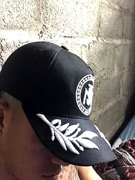 Snapshot of tattoos22 chatting on November 9, 2025, 12:58 pm tattoos22 online show from November 9, 2025, 12:58 pm