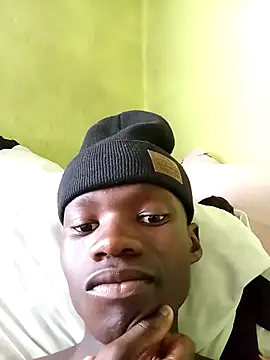 Snapshot of phumlanisanka chatting on October 14, 2025, 1:23 pm phumlanisanka online show from October 14, 2025, 1:23 pm