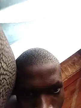 Snapshot of phumlanisanka chatting on January 7, 2026, 12:18 pm phumlanisanka online show from January 7, 2026, 12:18 pm