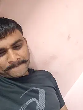 Snapshot of Frvgggghh chatting on February 12, 2026, 8:26 pm Frvgggghh online show from February 12, 2026, 8:26 pm