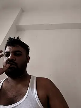 vinay smalldick online show from July 16, 2026, 3:45 am
