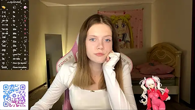 VibeQueenLucy online show from October 7, 2025, 3:31 pm