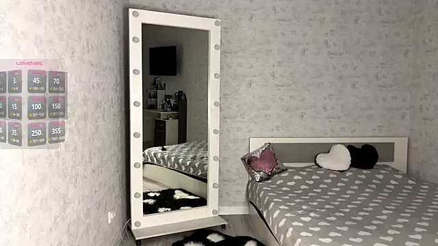 FakeLamb online show from November 10, 2025, 9:03 pm