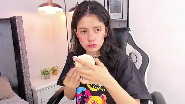 Miyu Komori online show from February 17, 2026, 12:45 pm