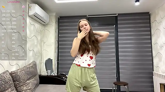 CharlynDini online show from October 10, 2025, 3:11 pm