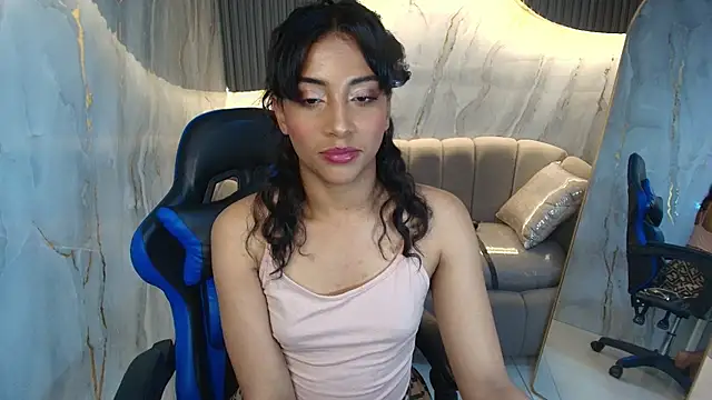 Snapshot of katty_berry_r chatting on October 20, 2025, 7:36 pm katty berry r online show from October 20, 2025, 7:36 pm