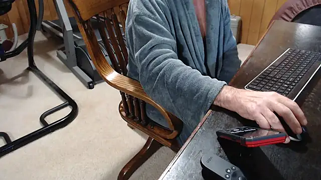 Snapshot of billy471 chatting on November 12, 2025, 4:18 pm billy471 online show from November 12, 2025, 4:18 pm