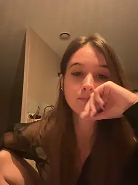 Snapshot of duomagique_off chatting on October 28, 2025, 6:43 pm duomagique off online show from October 28, 2025, 6:43 pm