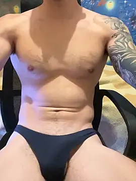 Snapshot of fronkie9384 chatting on October 19, 2025, 8:20 pm fronkie9384 online show from October 19, 2025, 8:20 pm