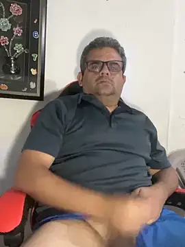 Katracho6969 online show from February 12, 2026, 4:07 am