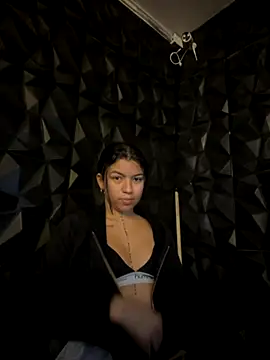 lil charme online show from November 2, 2025, 8:22 pm