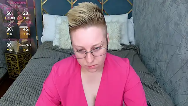 AlexandraGreen online show from September 8, 2025, 9:25 pm