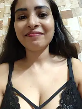 QUEEN-ADITI online show from October 1, 2025, 2:06 am