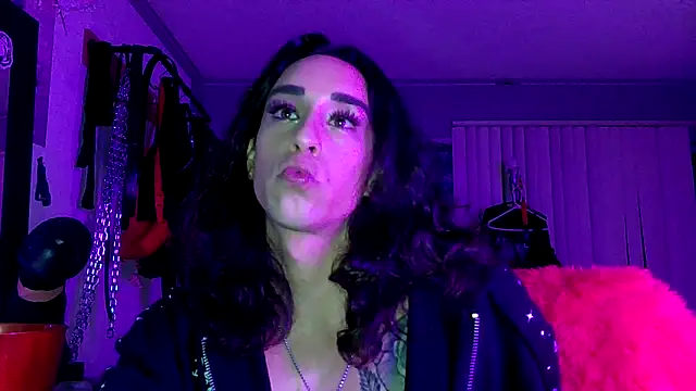 xoFrankie online show from October 17, 2025, 3:42 am