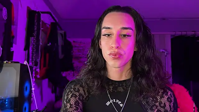 xoFrankie online show from November 20, 2025, 2:01 am