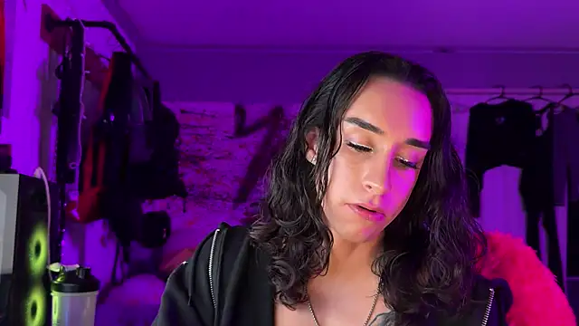 xoFrankie online show from November 26, 2025, 3:40 am