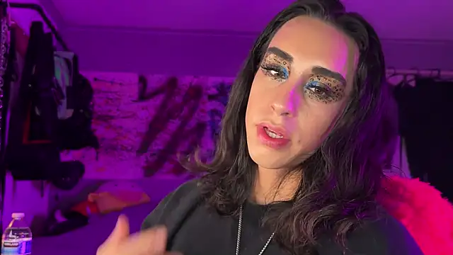 xoFrankie online show from November 28, 2025, 6:49 am