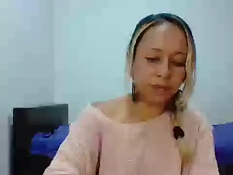 Snapshot of leah_susman chatting on October 10, 2025, 2:21 am leah susman online show from October 10, 2025, 2:21 am