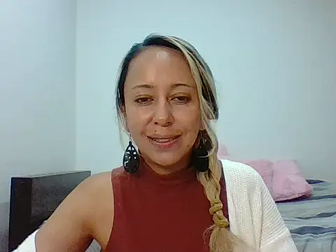 Snapshot of leah_susman chatting on October 21, 2025, 1:50 am leah susman online show from October 21, 2025, 1:50 am