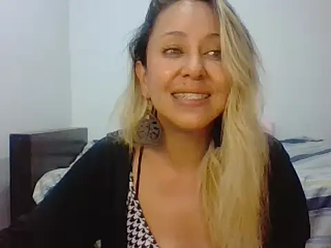 Snapshot of leah_susman chatting on October 24, 2025, 1:57 am leah susman online show from October 24, 2025, 1:57 am