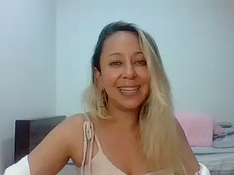 Snapshot of leah_susman chatting on October 30, 2025, 1:40 am leah susman online show from October 30, 2025, 1:40 am