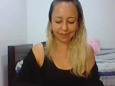 Snapshot of leah_susman chatting on November 1, 2025, 2:02 am leah susman online show from November 1, 2025, 2:02 am