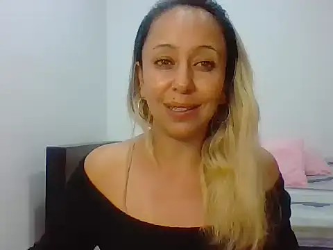 Snapshot of leah_susman chatting on November 12, 2025, 1:28 am leah susman online show from November 12, 2025, 1:28 am