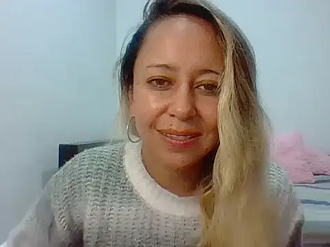 Snapshot of leah_susman chatting on November 13, 2025, 2:10 am leah susman online show from November 13, 2025, 2:10 am