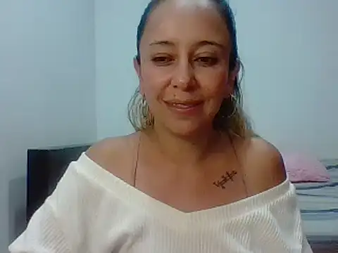 Snapshot of leah_susman chatting on November 15, 2025, 2:09 am leah susman online show from November 15, 2025, 2:09 am