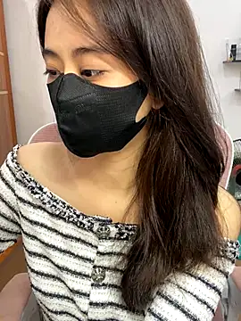 Snapshot of Mochi21 chatting on November 23, 2025, 4:34 am Mochi21 online show from November 23, 2025, 4:34 am