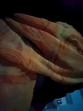 Meenu chauhan online show from October 31, 2025, 4:02 am