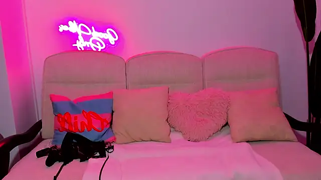 JessicaSky  online show from March 19, 2026, 8:57 pm