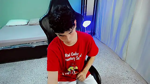 dilan hott  online show from September 11, 2025, 8:31 pm