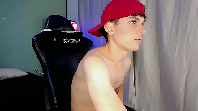 dilan hott  online show from November 9, 2025, 8:51 pm