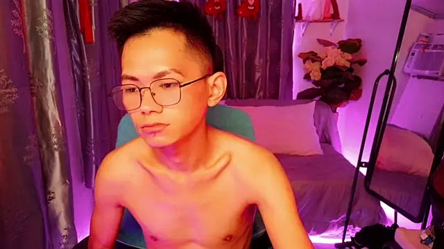 Snapshot of Skinny_CumLoader69 chatting on December 1, 2025, 9:31 pm Skinny CumLoader69 online show from December 1, 2025, 9:31 pm