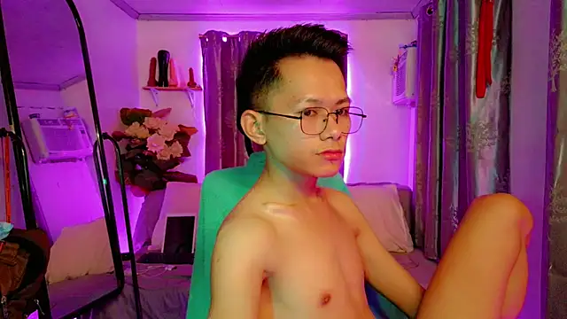 Snapshot of Skinny_CumLoader69 chatting on December 5, 2025, 8:45 am Skinny CumLoader69 online show from December 5, 2025, 8:45 am